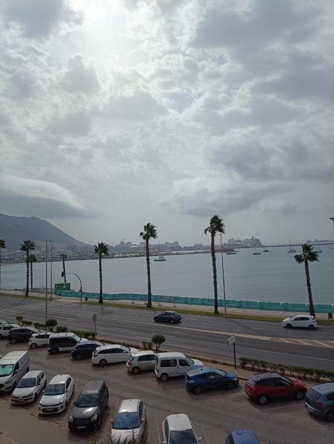 Vistas A 3 Paises Y 2 Continentes 1º Linea De Playa A 5 Minutos De Gibraltar Apartment La Línea de la Concepción Екстериор снимка