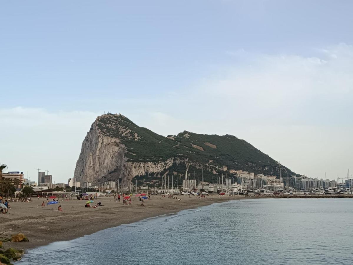 Vistas A 3 Paises Y 2 Continentes 1º Linea De Playa A 5 Minutos De Gibraltar Apartment La Línea de la Concepción Екстериор снимка